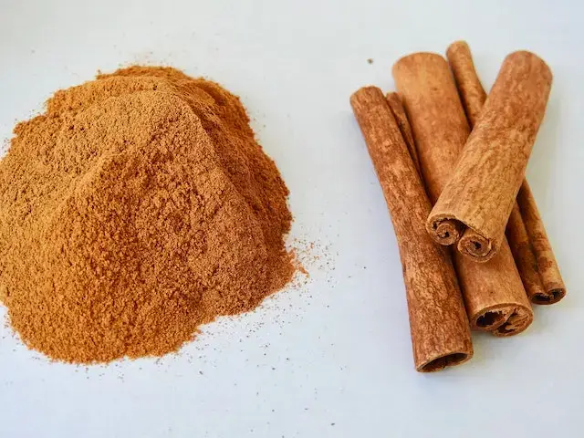 Cinnamon sticks and cinnamon powder