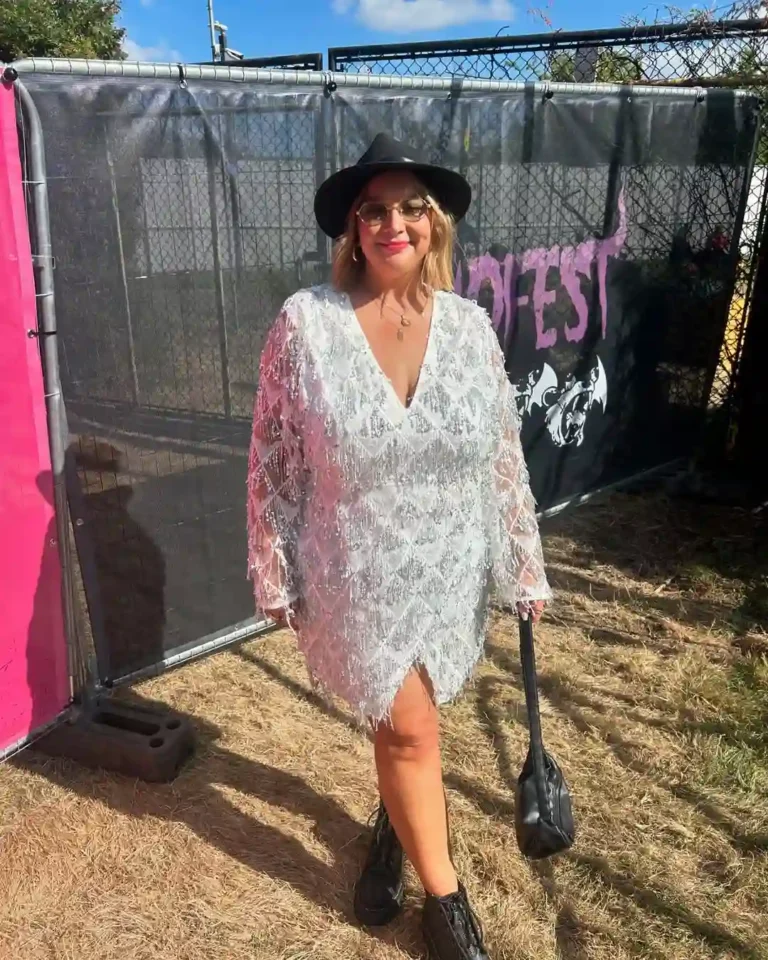 17 Flattering Plus Size Concert Outfit for Comfort & Style