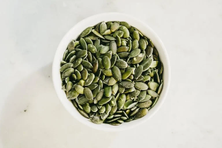 Top 10 Iron Rich Foods to Increase Low Iron Levels Naturally (+3 Simple Meals)